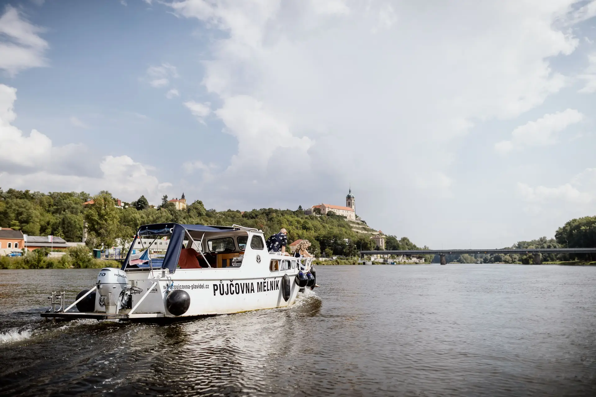 Boat on the Elbe below Mělník Chateau